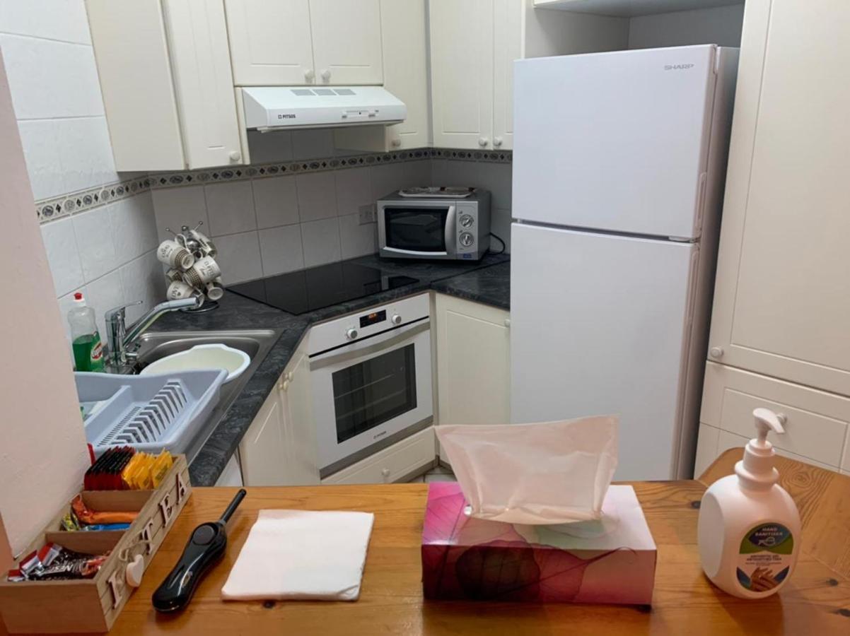 Comfortable 2 Bedroom Apartment In Popular Limnaria Gardens パ フォス エクステリア 写真