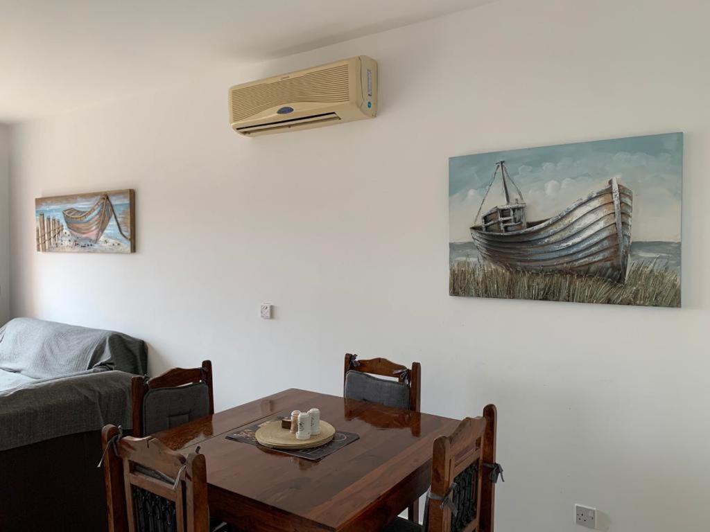 Comfortable 2 Bedroom Apartment In Popular Limnaria Gardens パ フォス エクステリア 写真