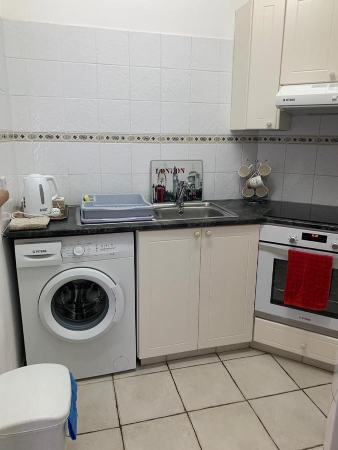 Comfortable 2 Bedroom Apartment In Popular Limnaria Gardens パ フォス エクステリア 写真